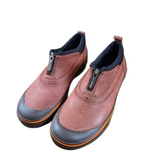 Clarks Muckers Slip-On Boots with Black and Orange Trim Waterproof SZ 6.5